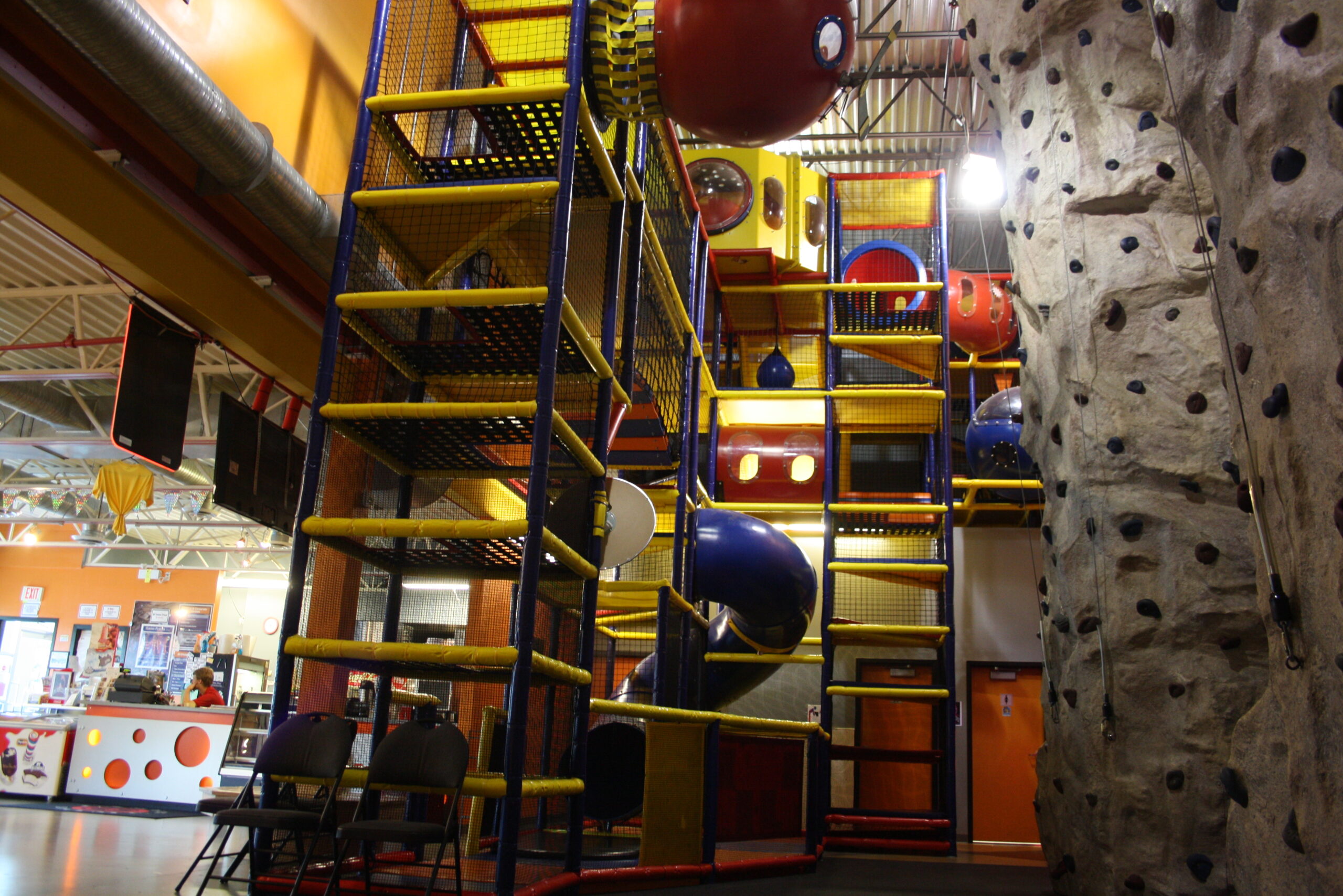 laserdome-plus-north-vancouver-rock-climbing